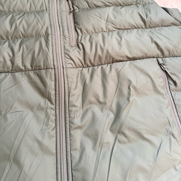 The North Face Aconcagua 2 Down Vest Men’s L | Outdoor Performance | Lightweight - Picture 7 of 11